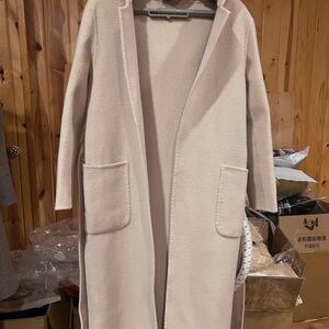 Elegant 100% wool Long Coat